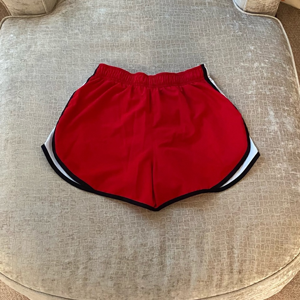 Nike Dri Fit 4” lined shorts - Picture 2 of 3